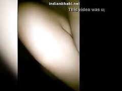 Aunty says Hindi gaali with Sachin – indianbhabi